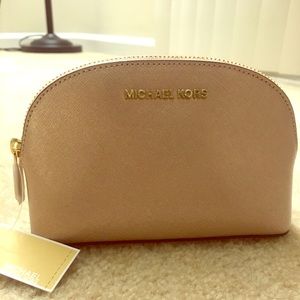 Michael Kors Pouch!! NWT!